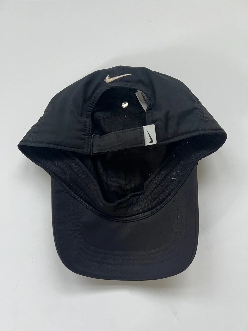 Child Nike Black Cap Dri-Fit with White Swoosh Logo and Reflective Back Tag - Picture 2 of 8